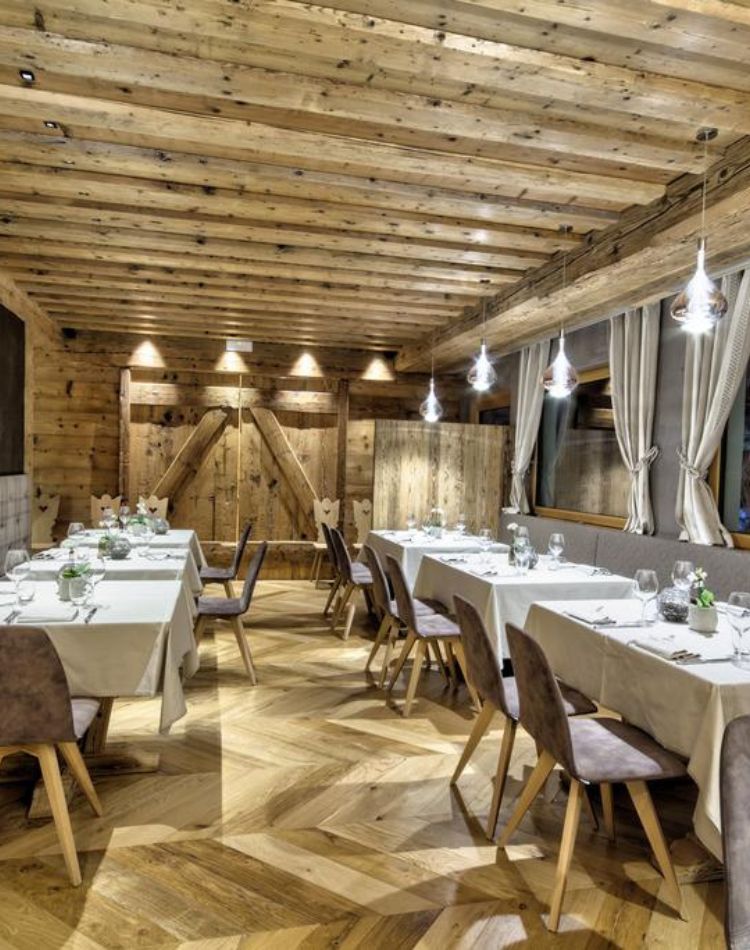 boiserie  in legno con tavole di abete antico