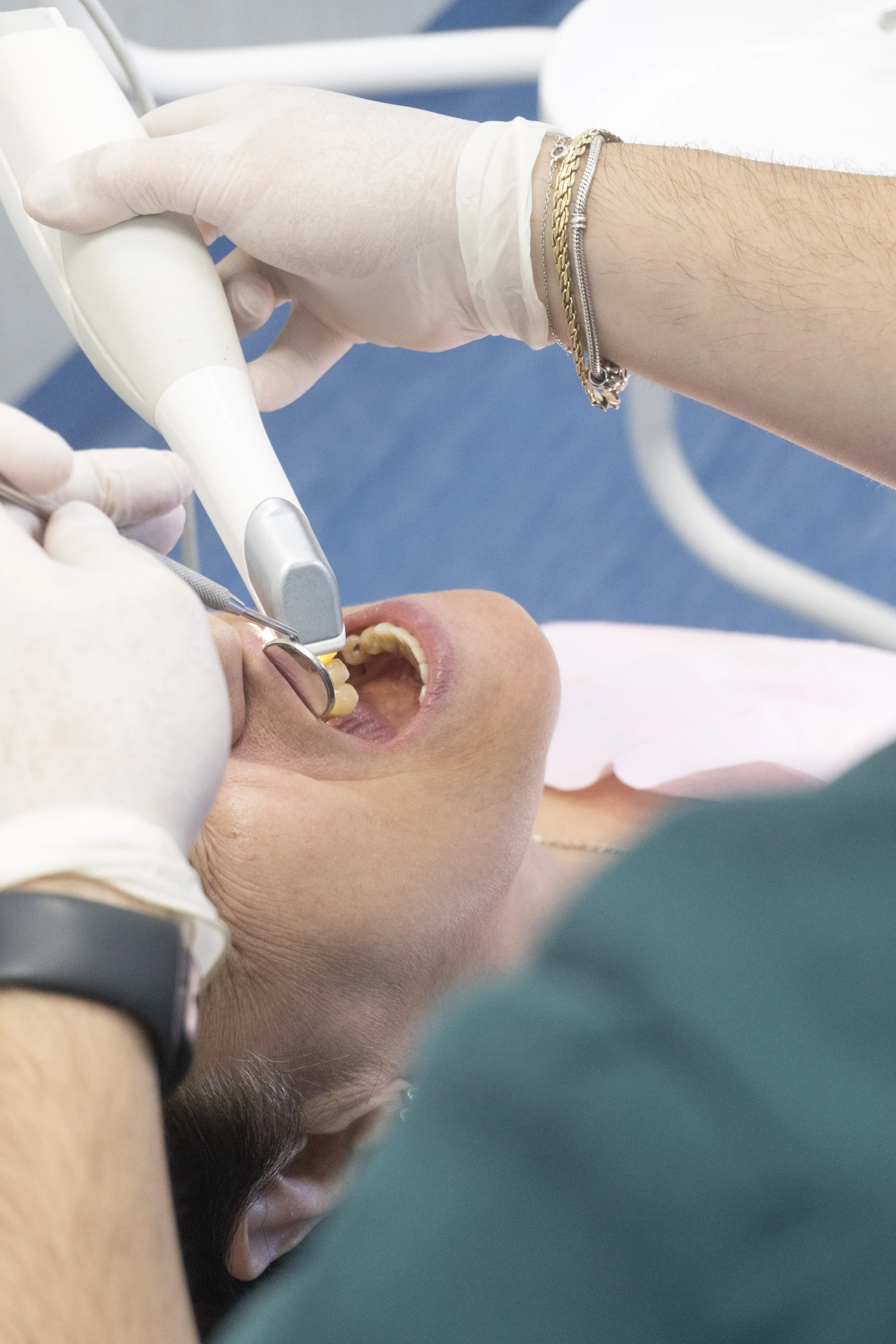 Dentista con paziente