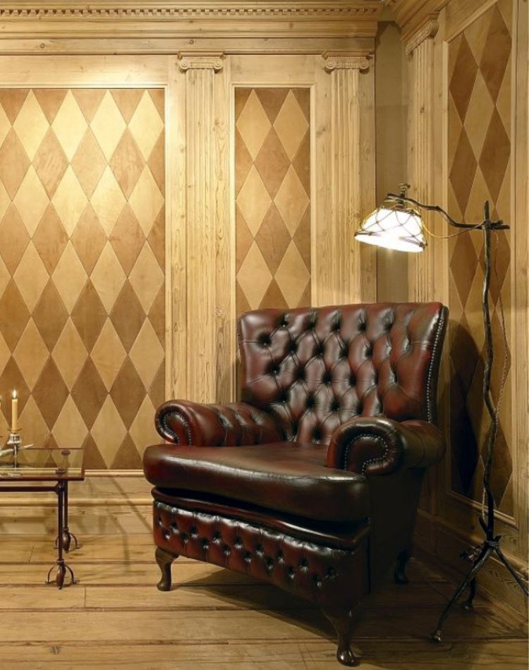 Boiserie di lusso  in larice antico sbiancato realizzata con tavole di larghezza e lunghezza fissa con  inserti di acciaio inox satinato 