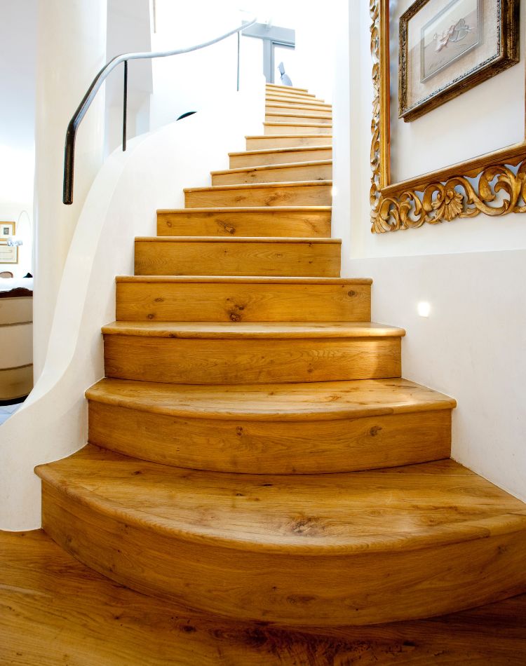 scala in legno con gradini su misura