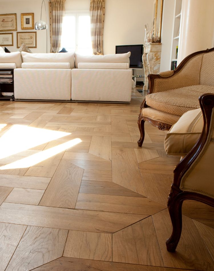 soggiorno con parquet composizione a disegno