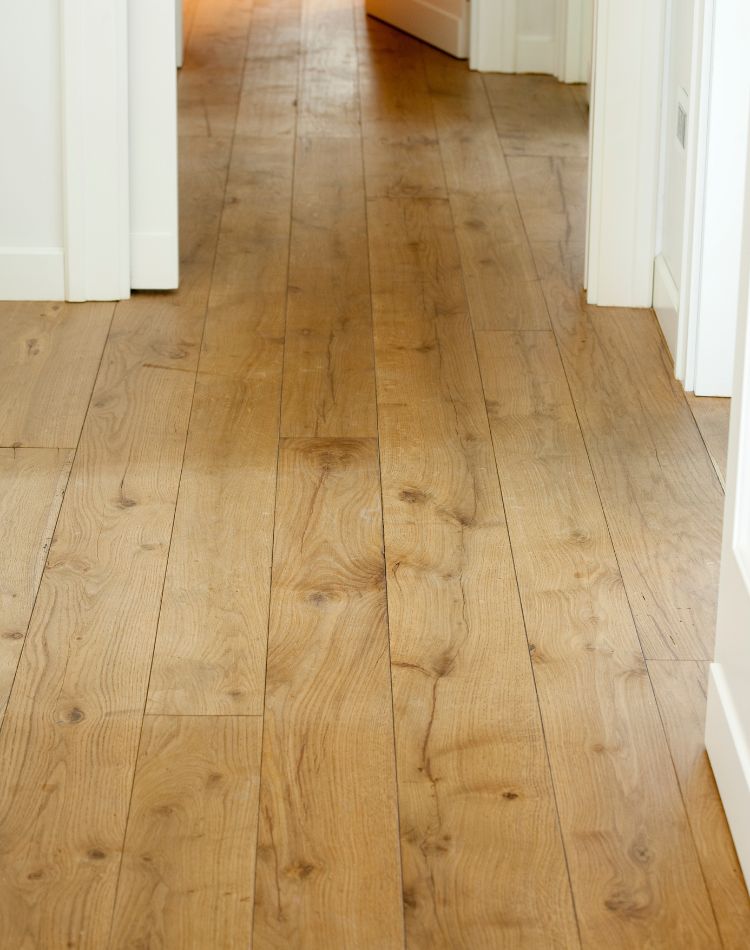 parquet in rovere antico con profumazione ai fiori di loto