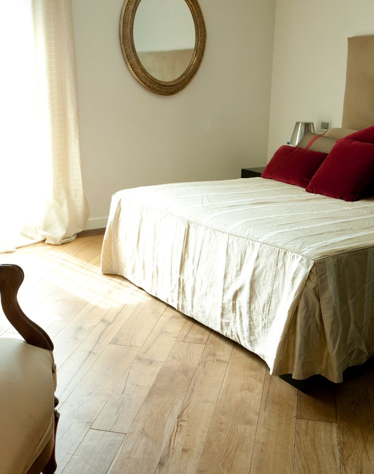 camera con parquet in rovere antico