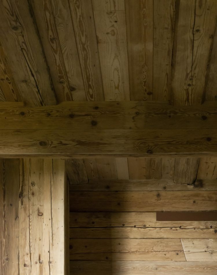 soffitti e rivestimenti in legno di abete antico