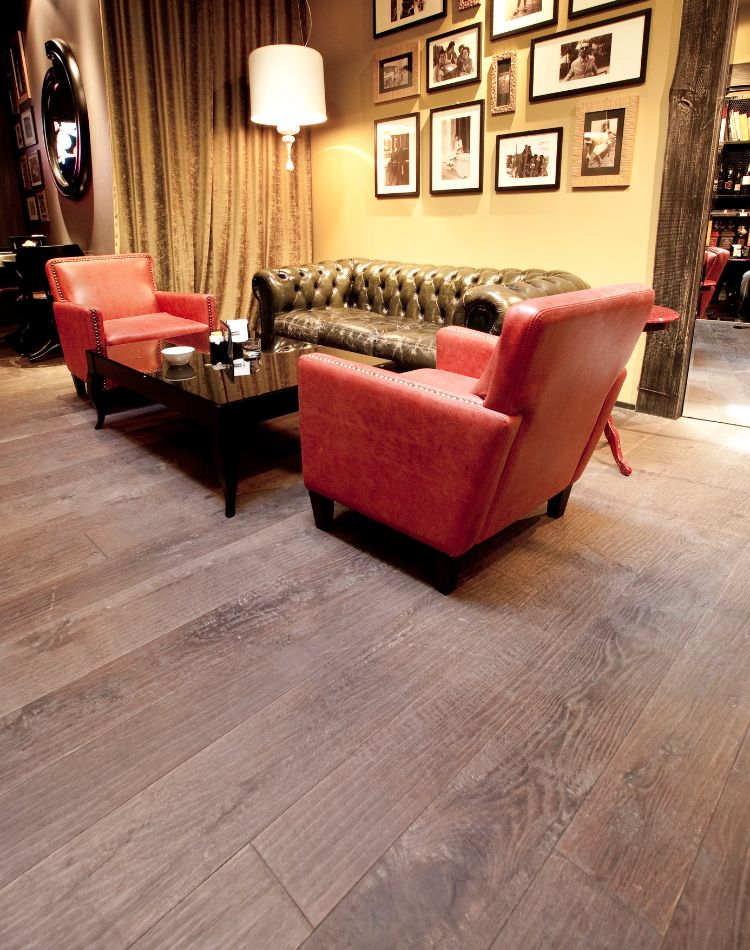 parquet in legno di rovere vecchio