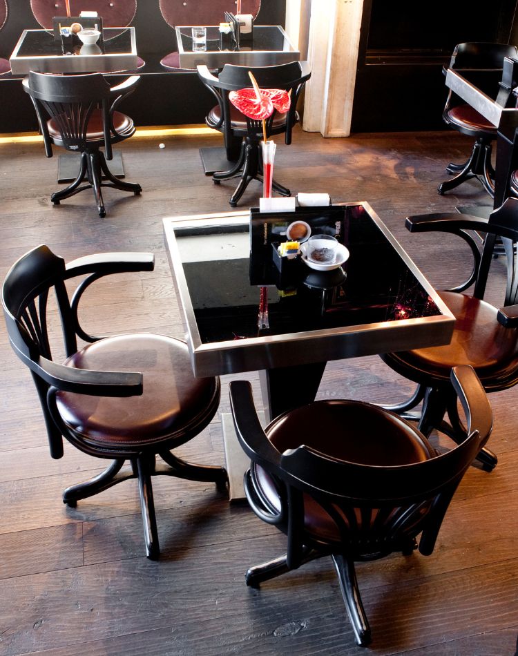 pavimento in legno antico con profumazione all’ambra