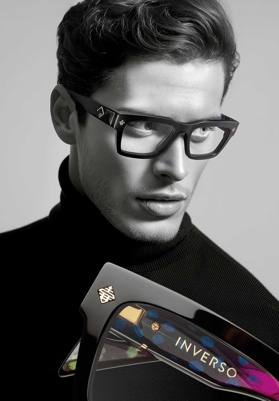 veiled woman inverso