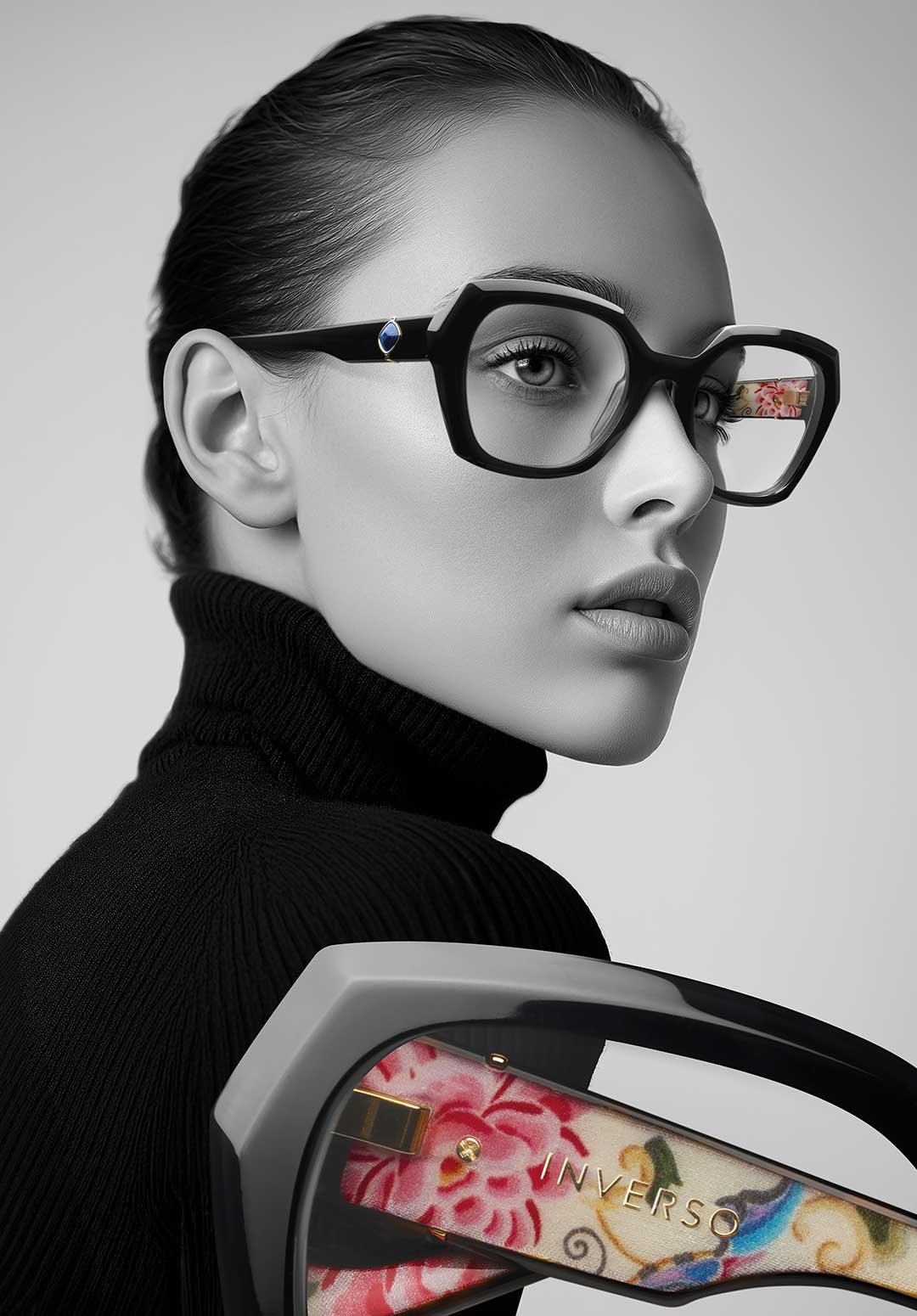 man with tattos inverso