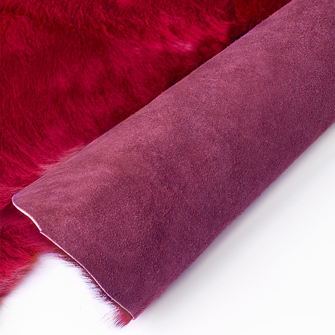 Tappeto PELLE COLORATA ROSSO – Eleganza e stile con un tocco vivace