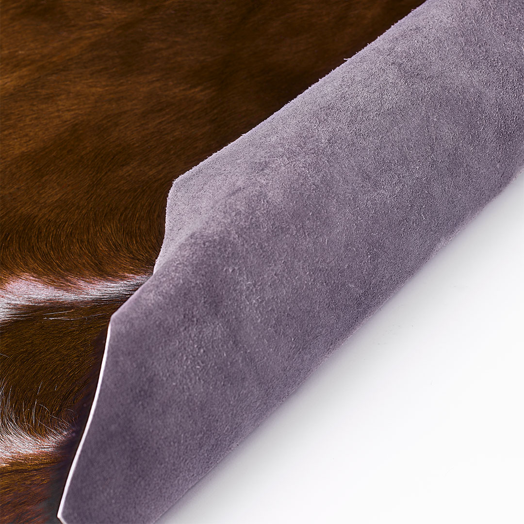 Tappeto PELLE COLORATA MARRONE – Eleganza e stile con un tocco vivace