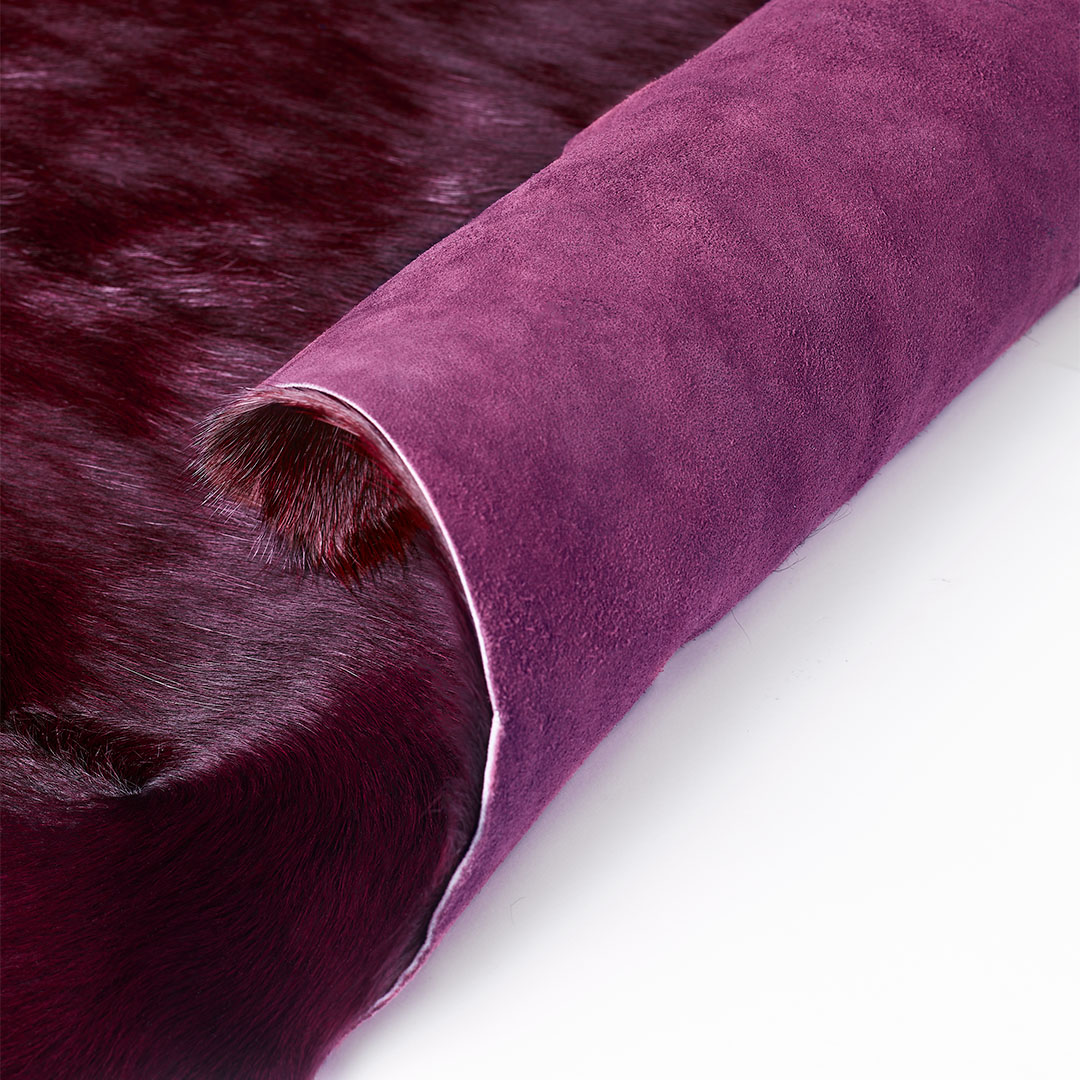 Tappeto PELLE COLORATA PRUGNA – Eleganza e stile con un tocco vivace