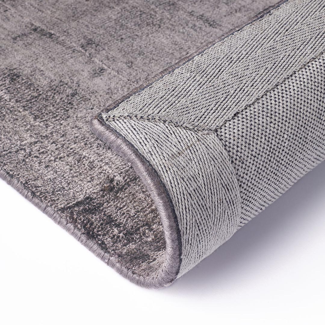 TRENDY SHINY TAUPE: Raffinatezza e Comfort per il Tuo Spazio