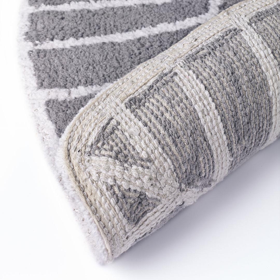 Tappeto da Bagno LEAF GREY/IVORY – Eleganza e Funzionalità per il Tuo Bagno