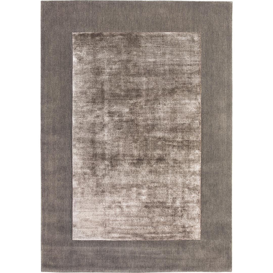 Brianne Tortora: A Luxurious Bedroom Carpet with Italian Craftsmanship