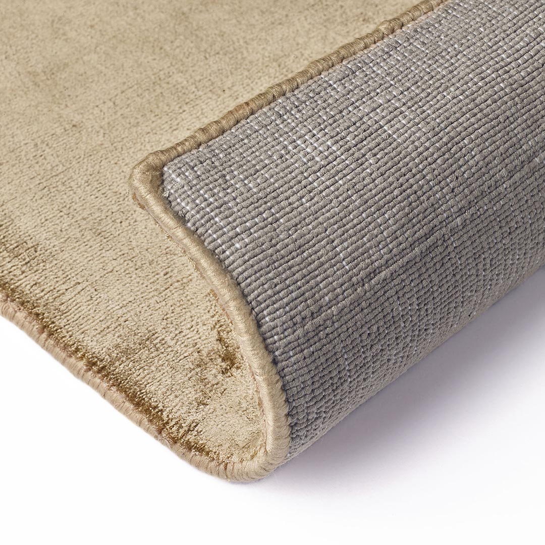 Tappeto LUCE GOLD: Eleganza Brillante per i Tuoi Spazi