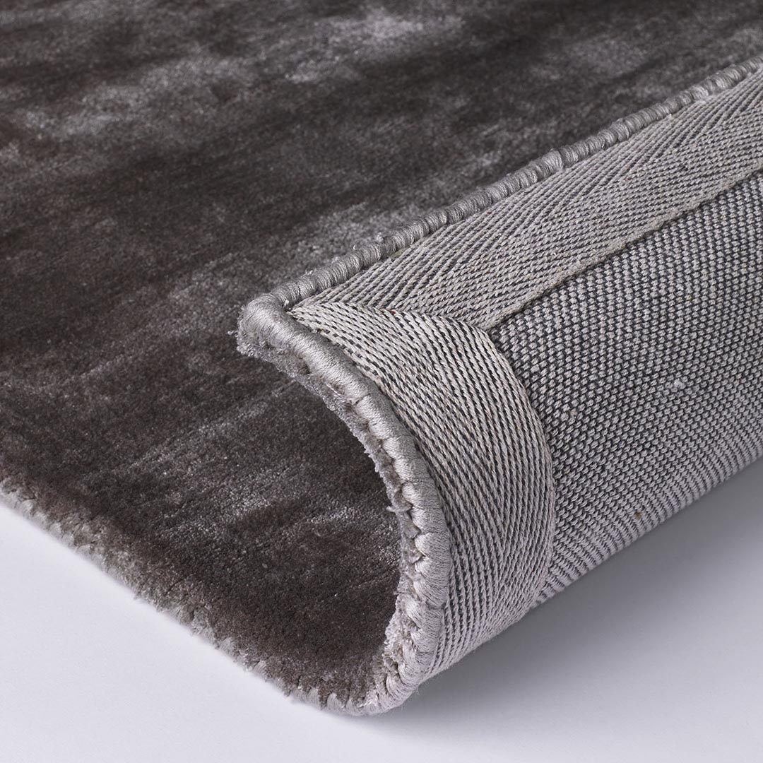 Tappeto EUCALYPTUS FANGO: Eleganza e Sobrietà per la Tua Casa