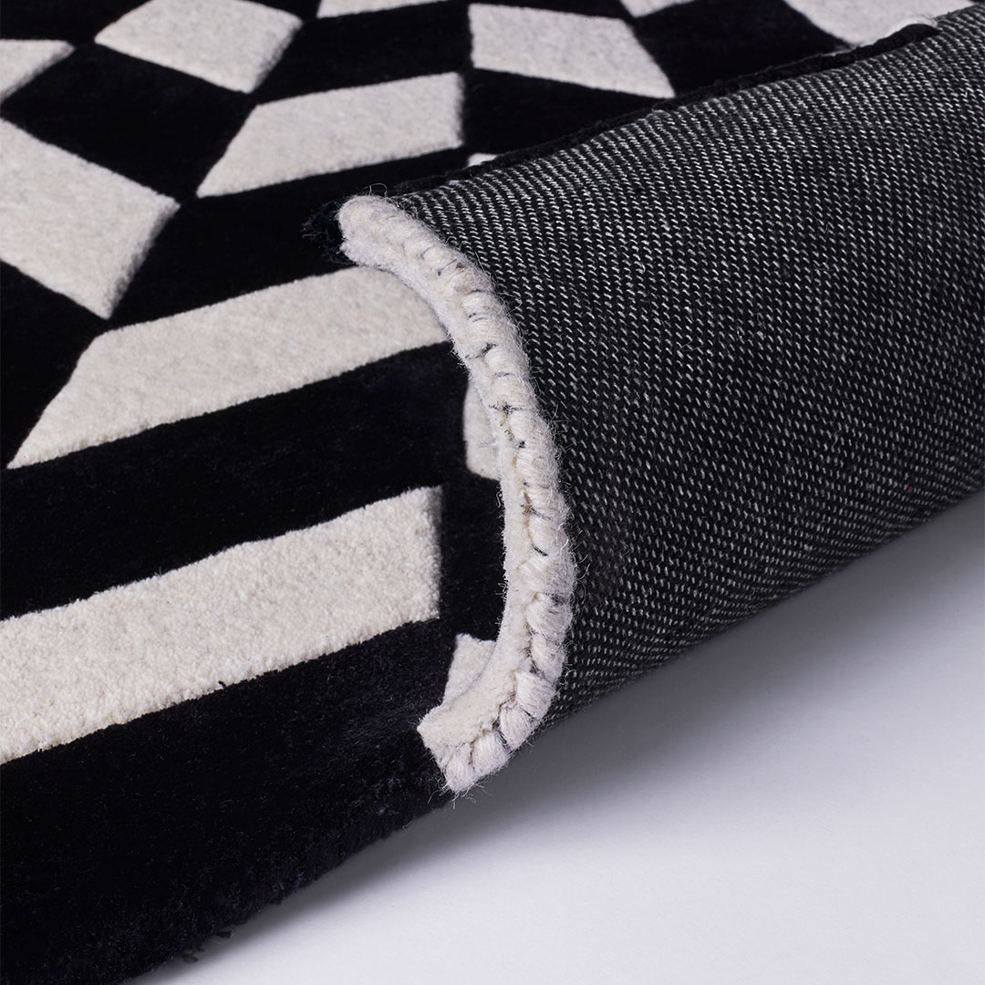 Tappeto BIANCA NEVE ONE – Eleganza Geometrica per un Salotto Moderno