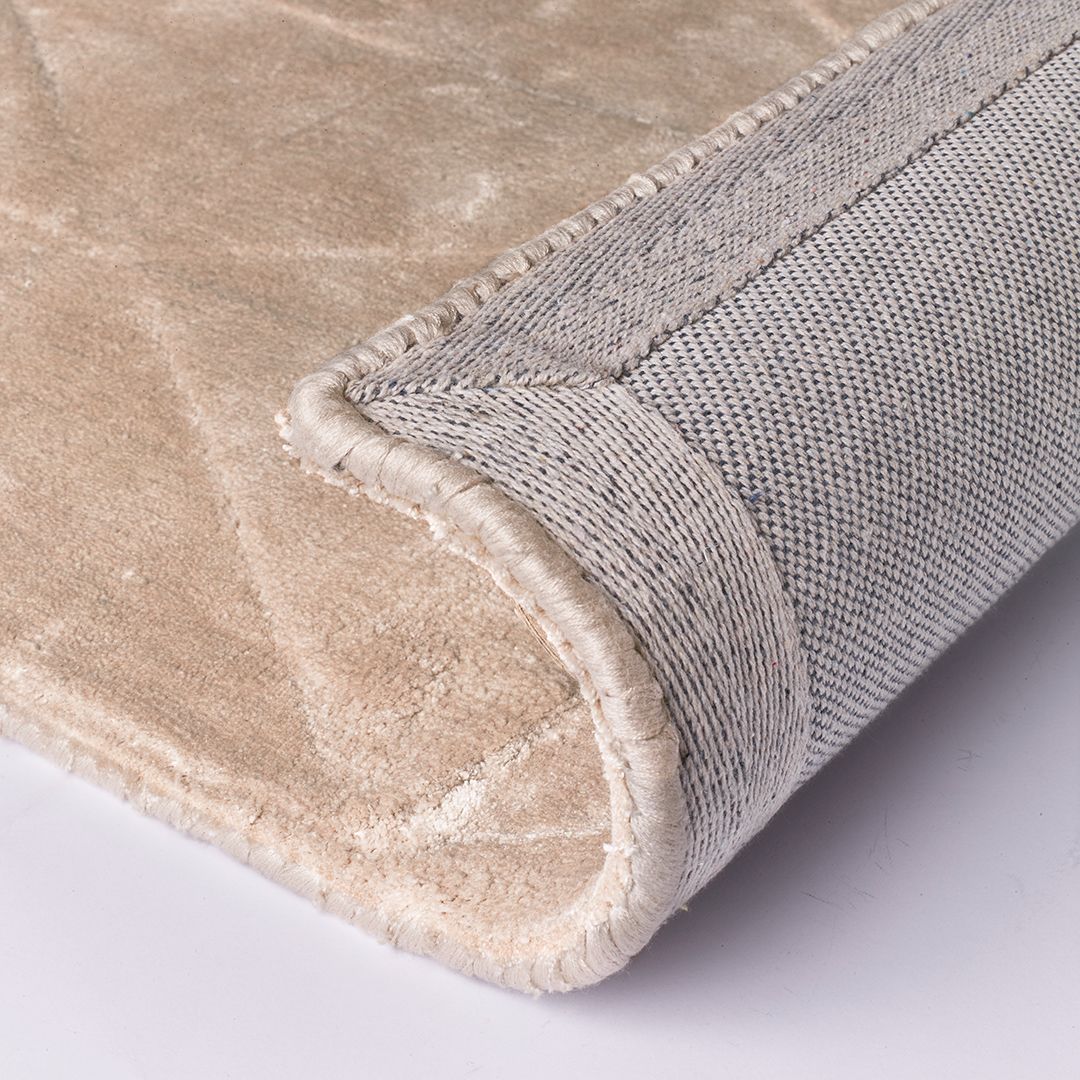 Tappeto CARAVAGGIO CARAMELLO: Eleganza Contemporanea per il Tuo Soggiorno