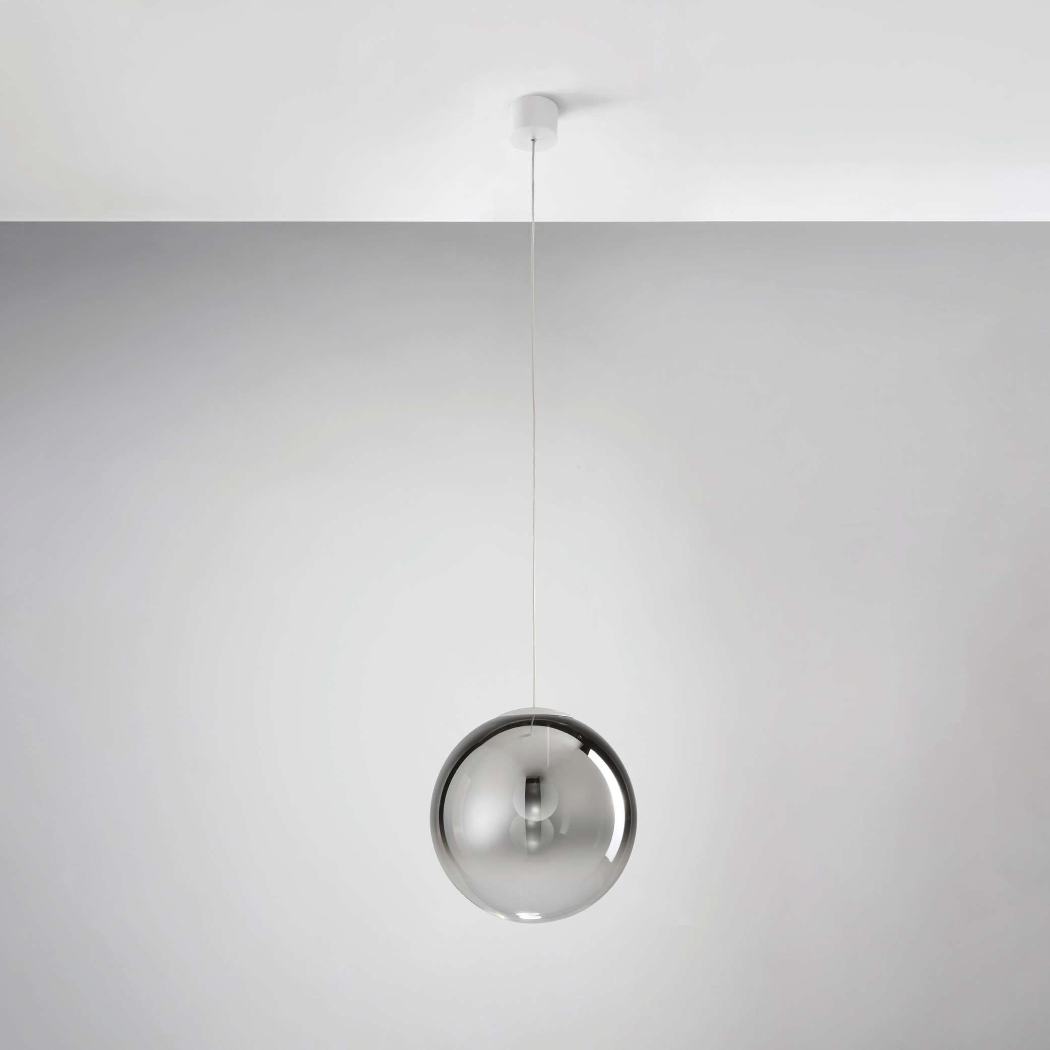 BUBBLES SOSPENSIONE BIANCO MONTATURA ATTACCO E27 + DIFFUSORE IN VETRO Ø25 CM CROMO