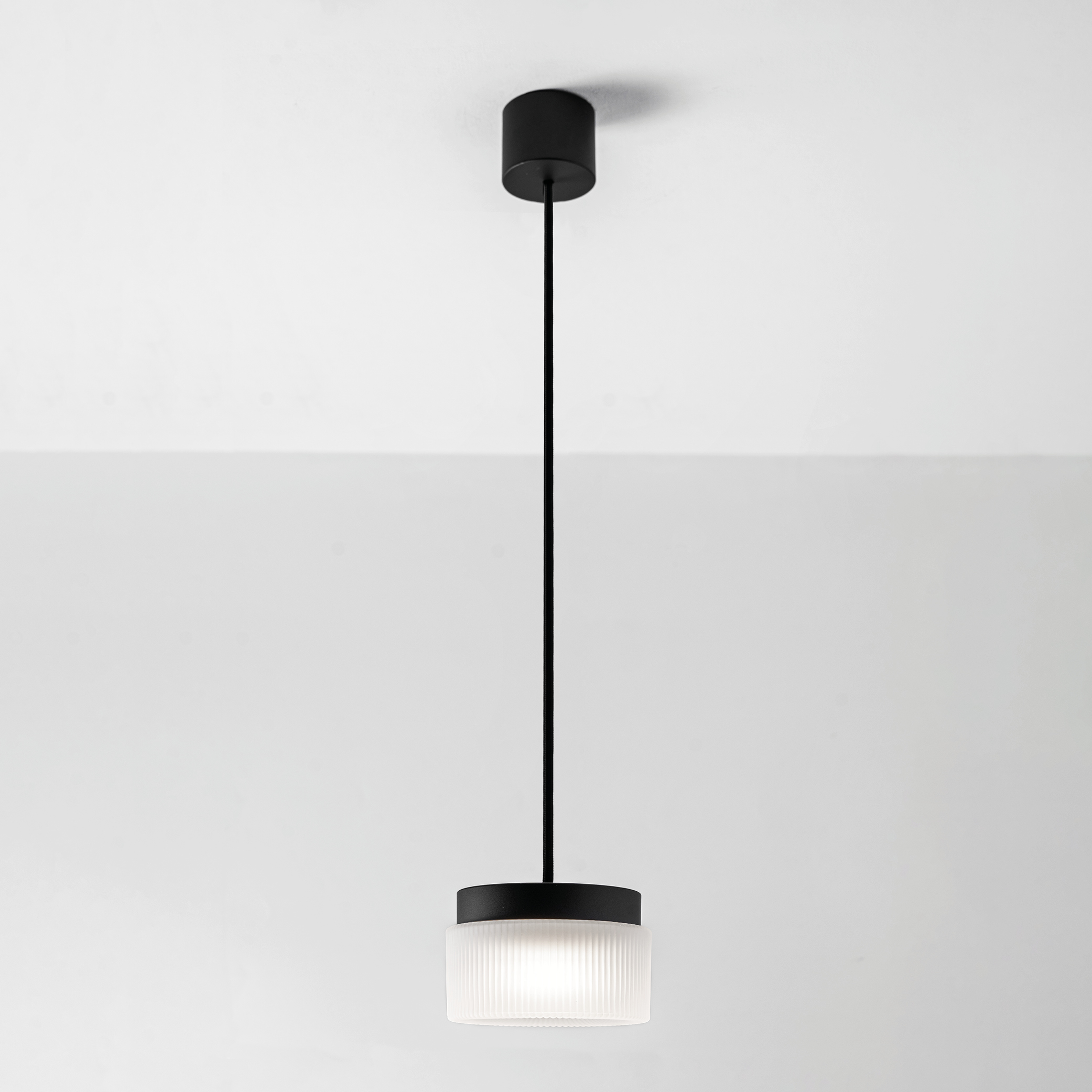 PILASTRO SOSPENSIONE BASE ANTRACITE + VETRO BIANCO SATINATO 1X12W LED GX53