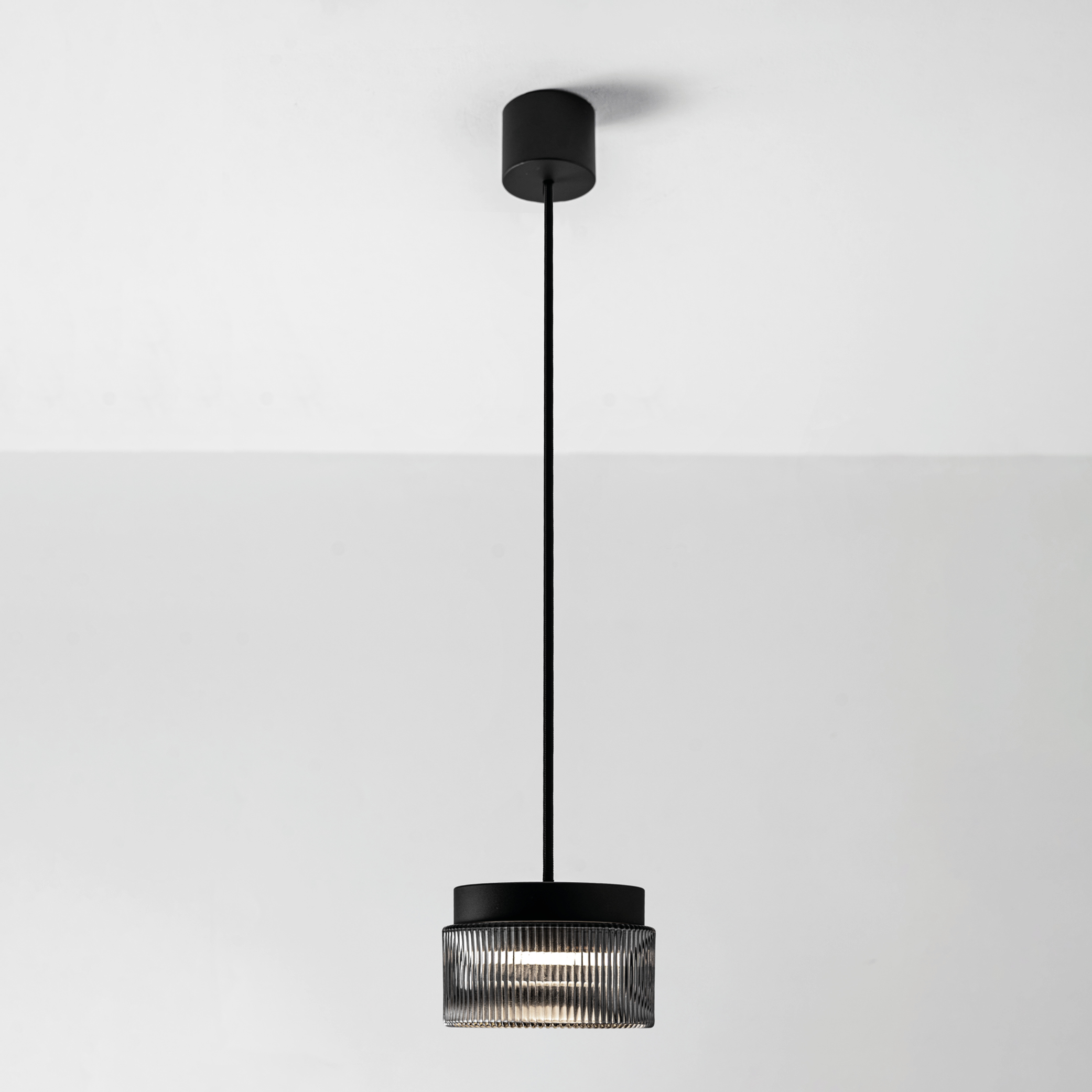 PILASTRO SOSPENSIONE BASE ANTRACITE + VETRO GRIGIO FUME' 1X12W LED GX53