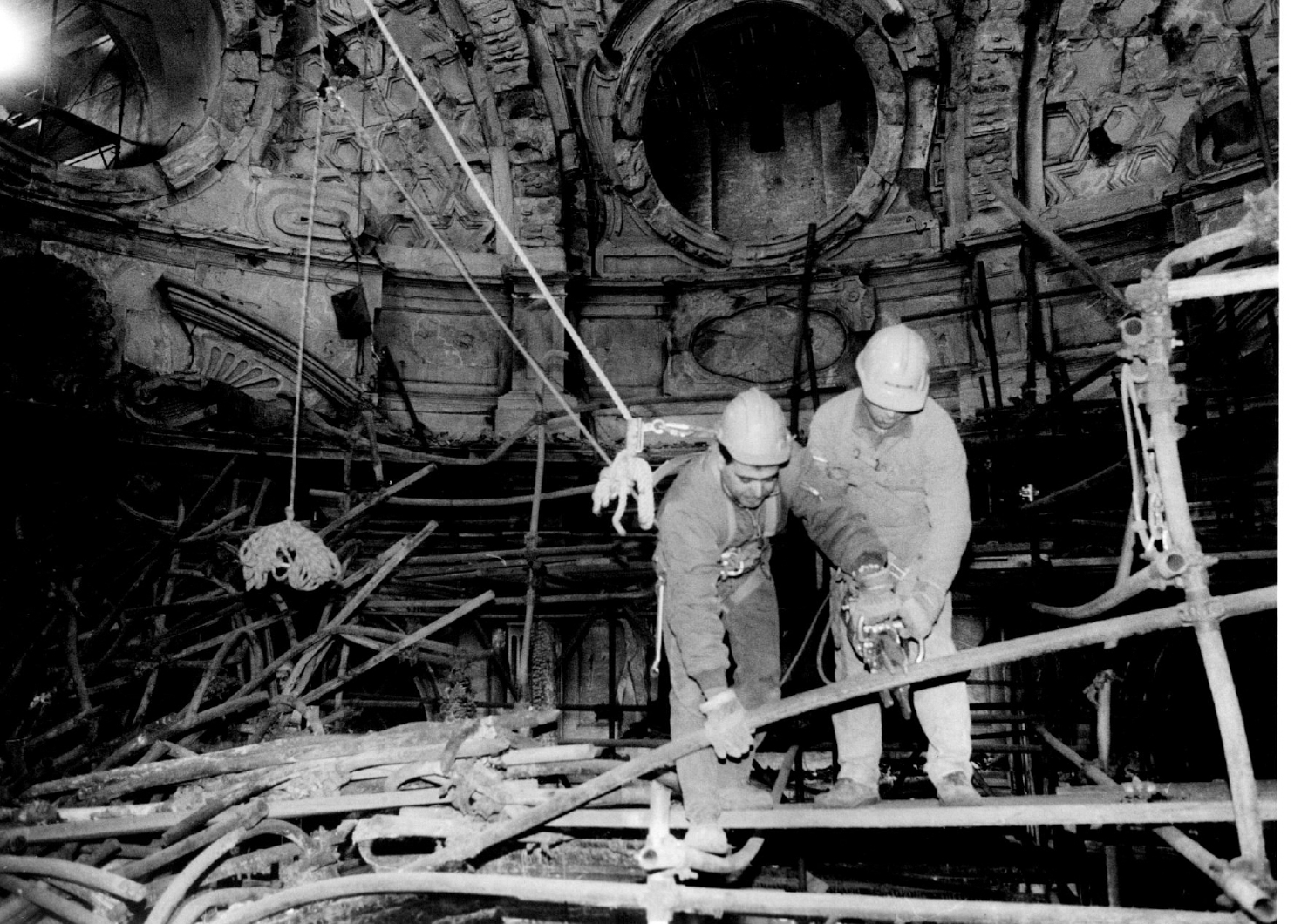 Restaurata la cappella della Sindone - 12