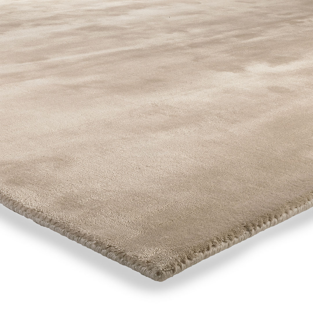 Tappeto Monocromatico EUCALYPTUS PLATINUM: Eleganza e Raffinatezza per la Tua Casa