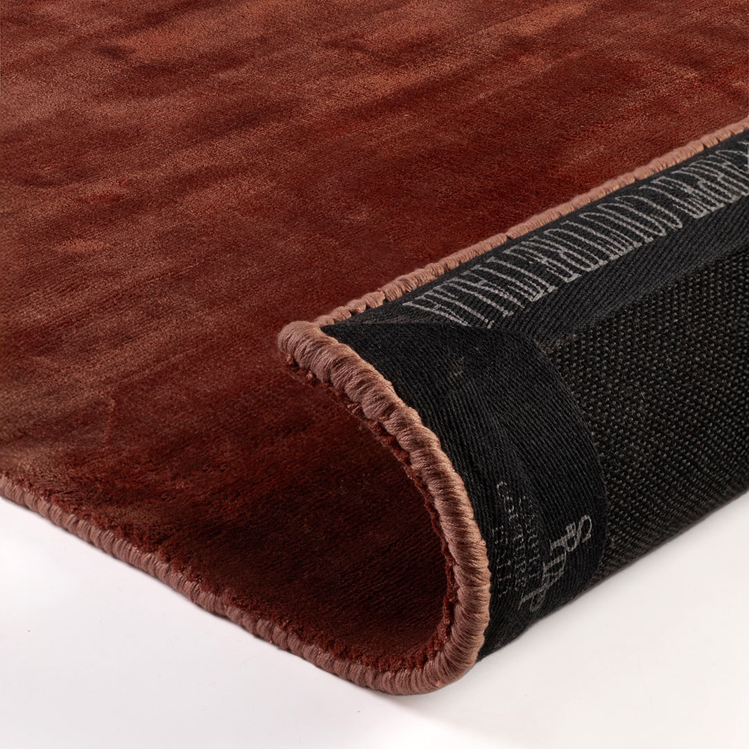 Tappeto Monocromatico EUCALYPTUS RUST: Calore ed Eleganza per la Tua Casa