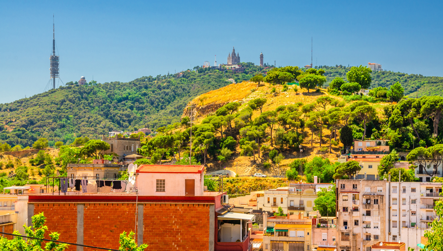 ruta de senderismo por las colinas que rodean la ciudad de Barcelona