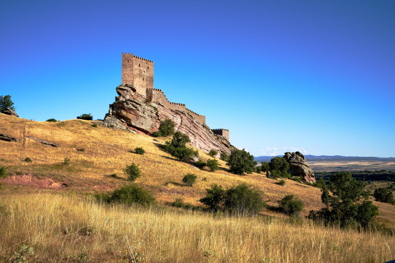 fortezza antica in zona rurale