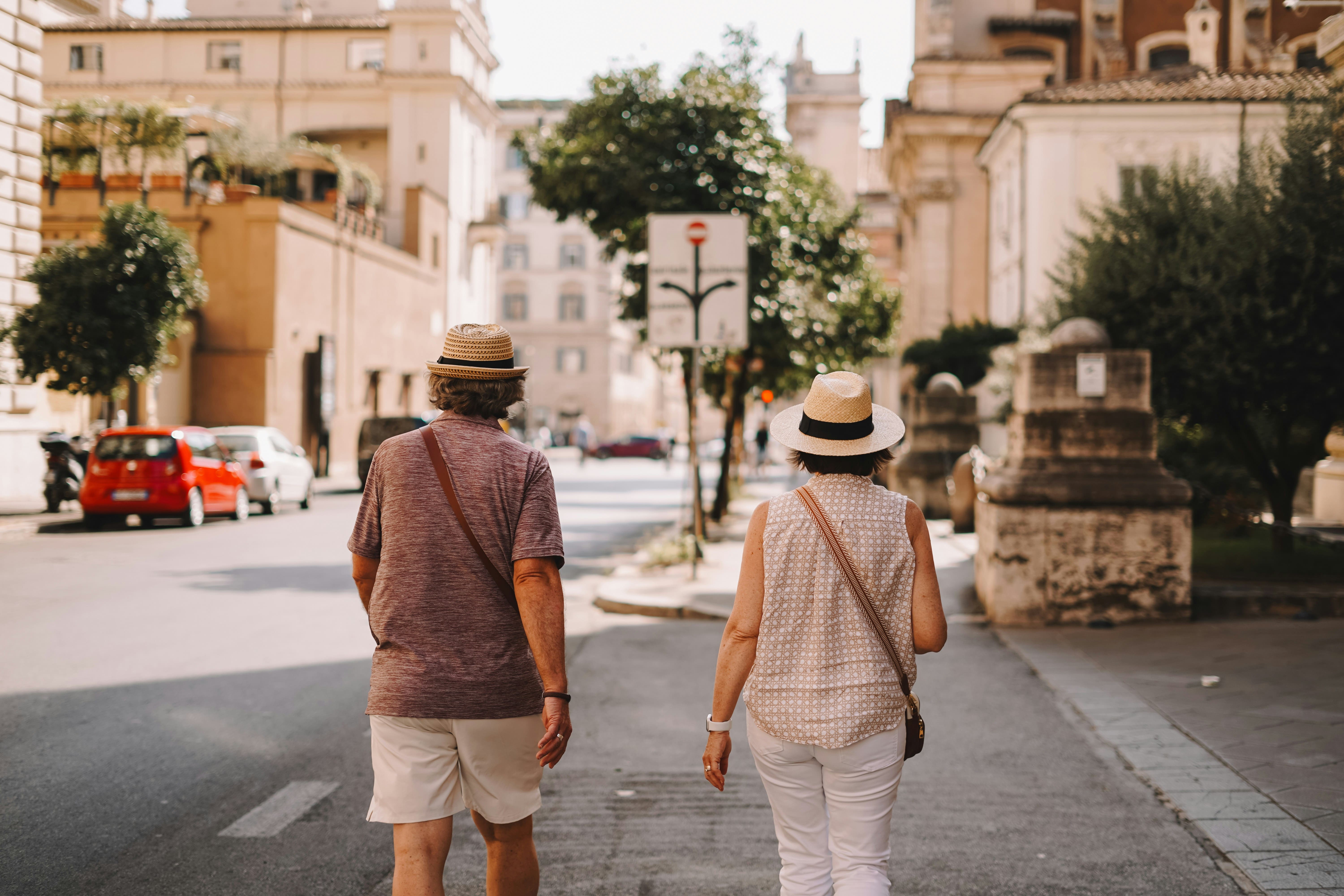 turisti in giro per la città