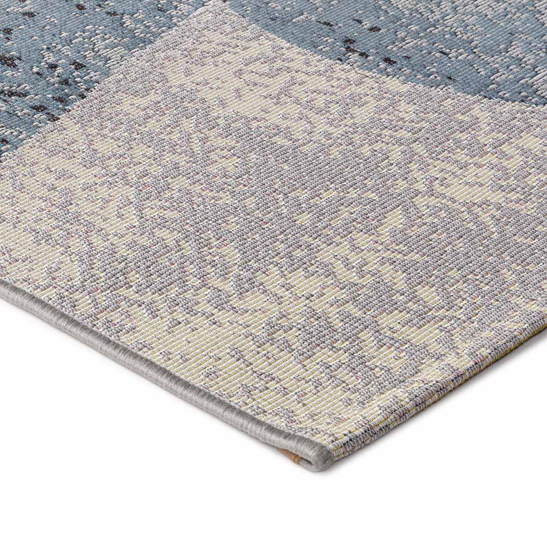 AMAZZONIA 3155/Q04 E – Geometrie Moderne e Comfort Versatile per Ogni Ambiente