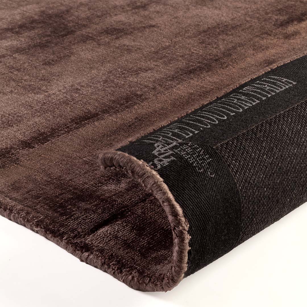 TRENDY SHINY TAUPE: Raffinatezza e Comfort per il Tuo Spazio