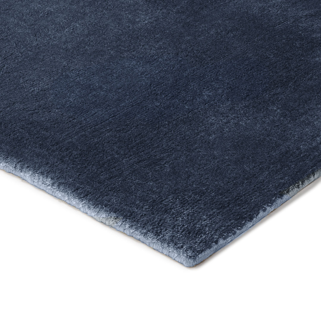 EUCALYPTUS AVIATION BLUE – Eleganza Materica e Comfort Naturale per il Living