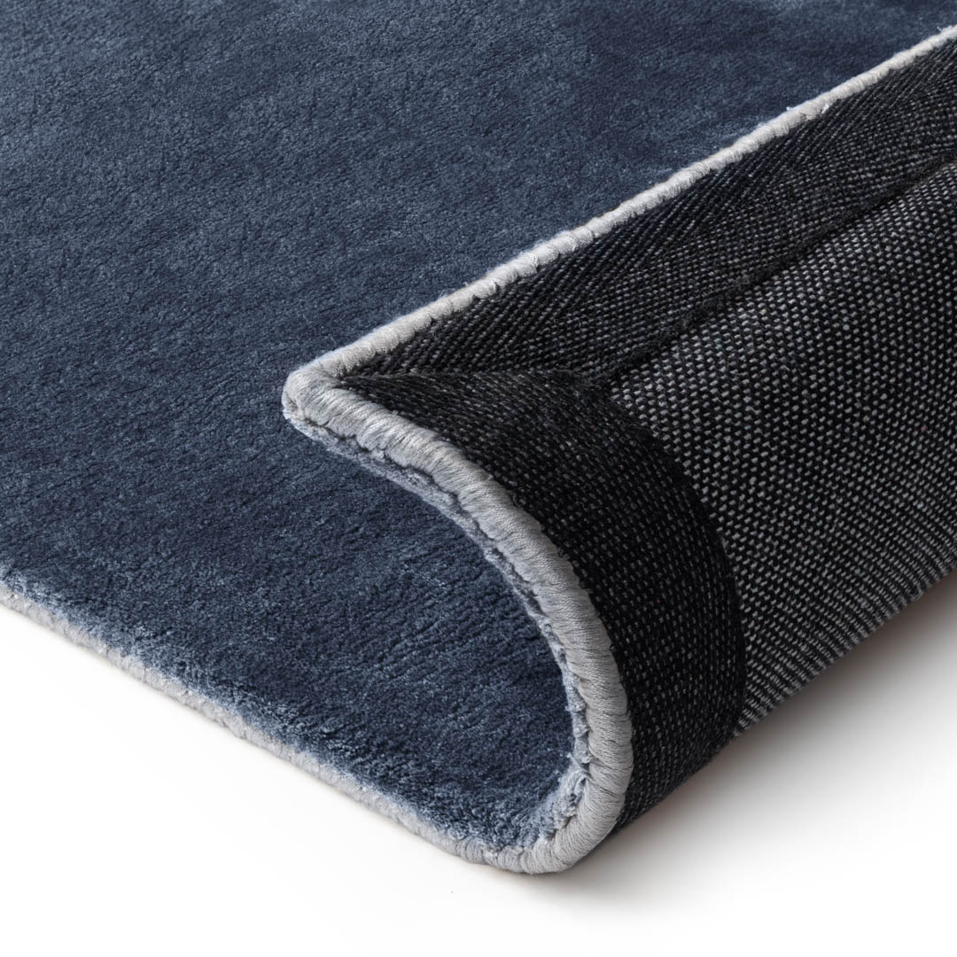 EUCALYPTUS AVIATION BLUE – Eleganza Materica e Comfort Naturale per il Living