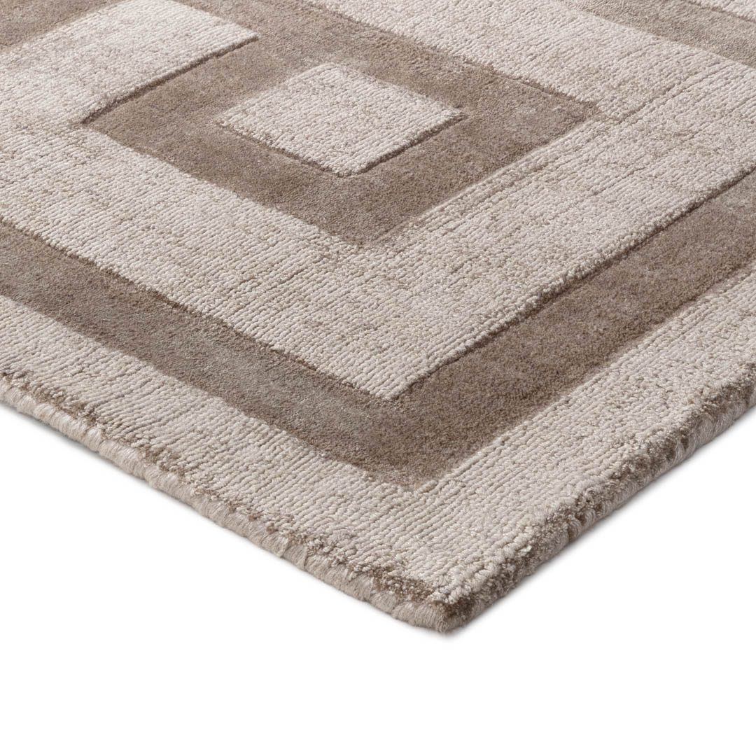 LABYRINTH MINK – Geometria Elegante e Comfort Setoso per Ambienti Raffinati