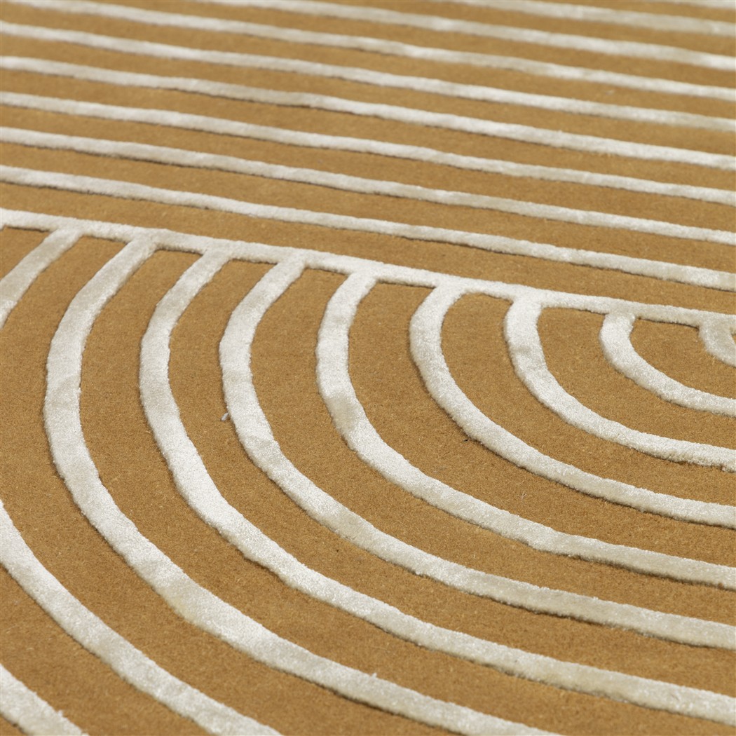 STRIPES GOLD – Dinamismo Contemporaneo e Comfort Raffinato per i Tuoi Spazi