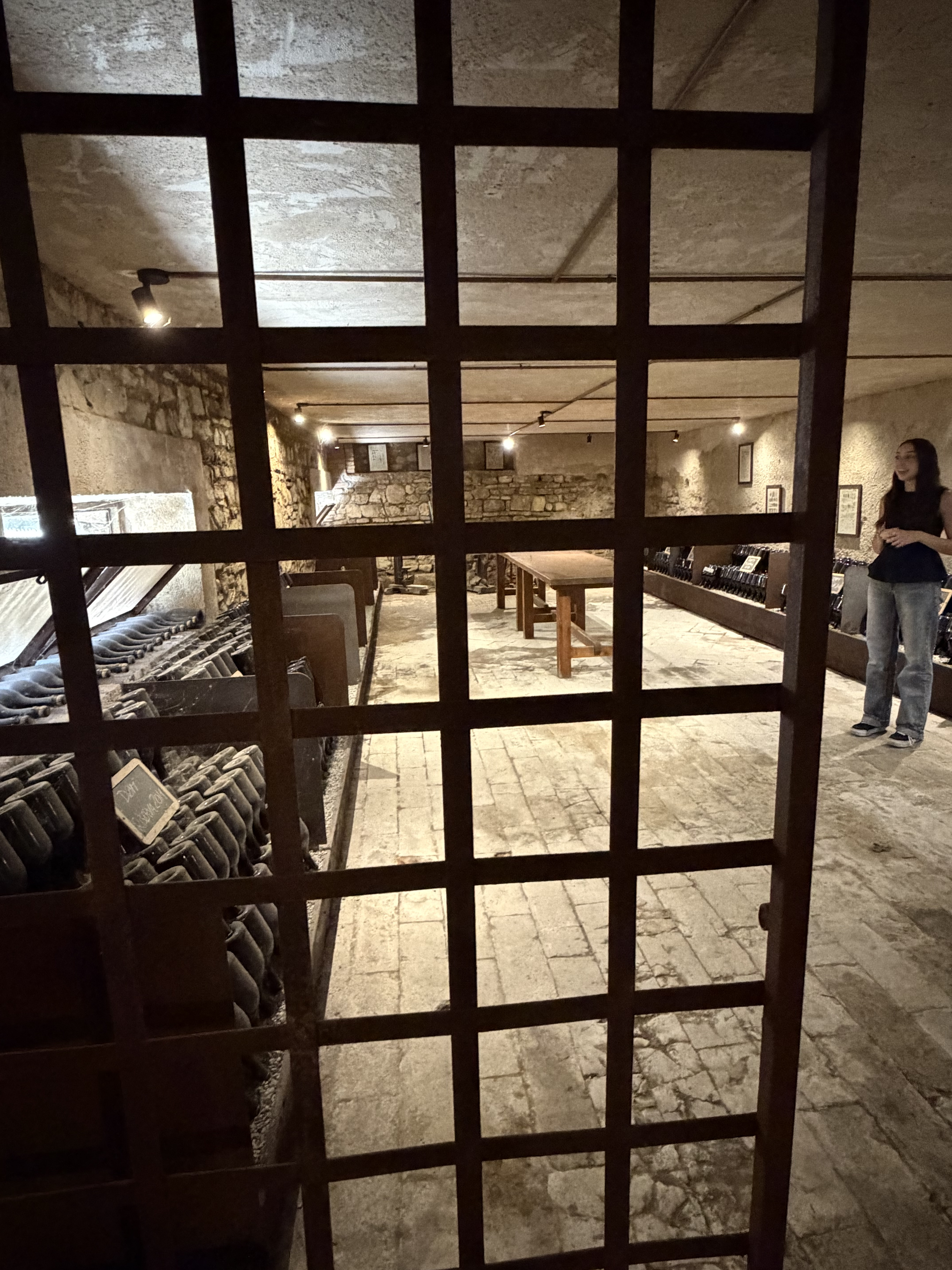 Sala del caveau con vecchie annate conservate