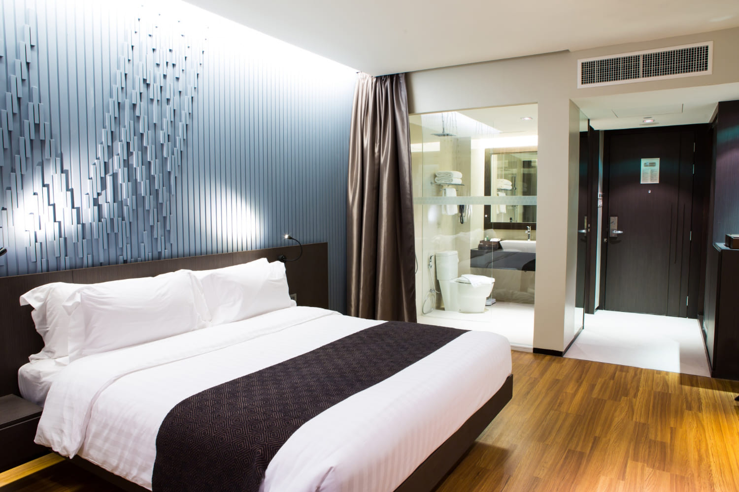 camera d'hotel con bagno
