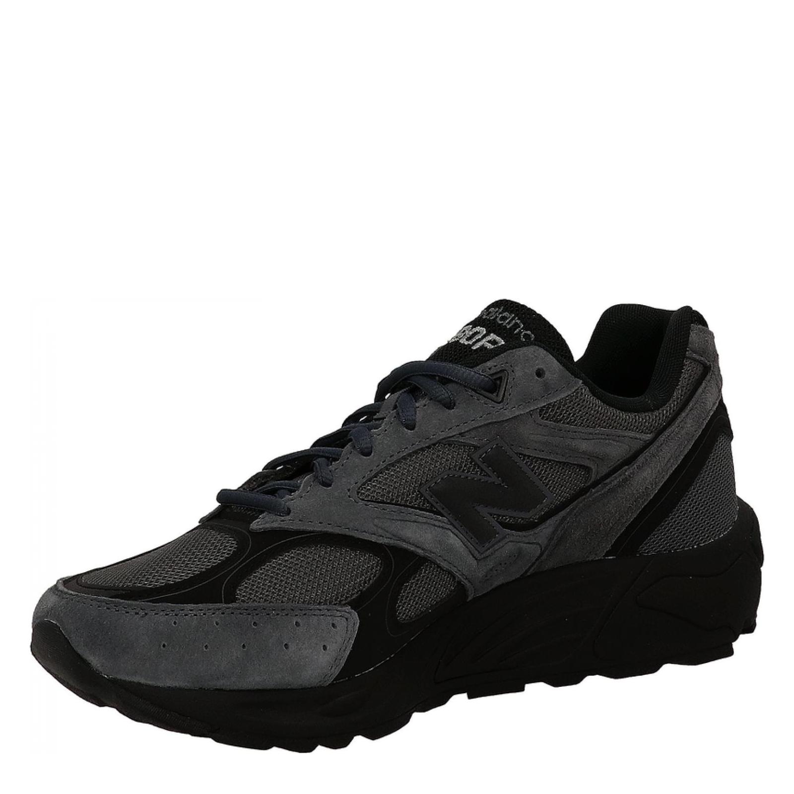 880 magnet-black