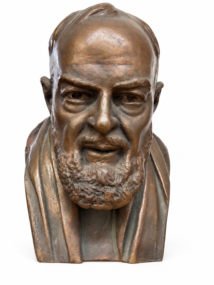 Busto di San. Pio in fusione di bronzo