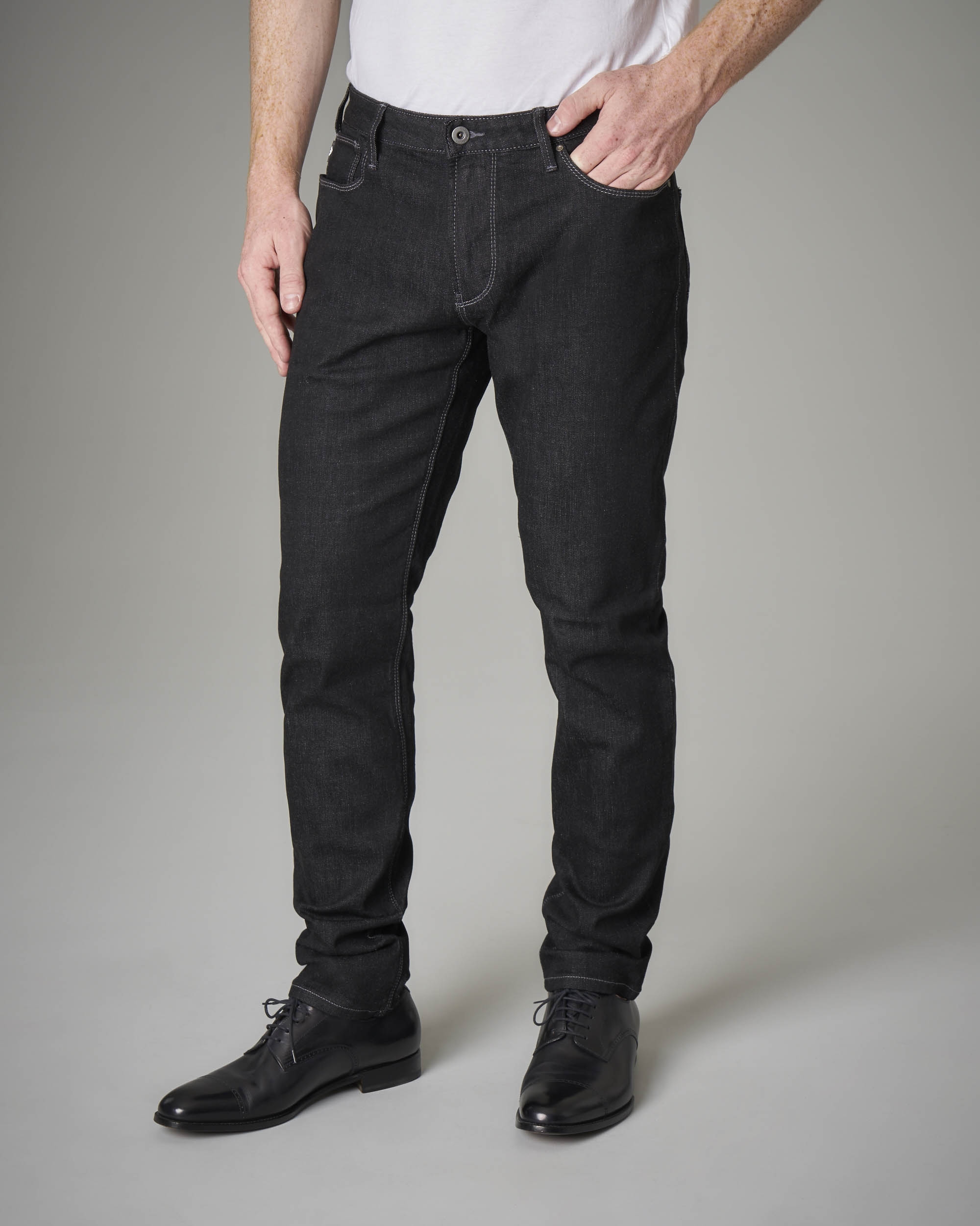 Jeans J06 nero in cotone stretch Pellizzari