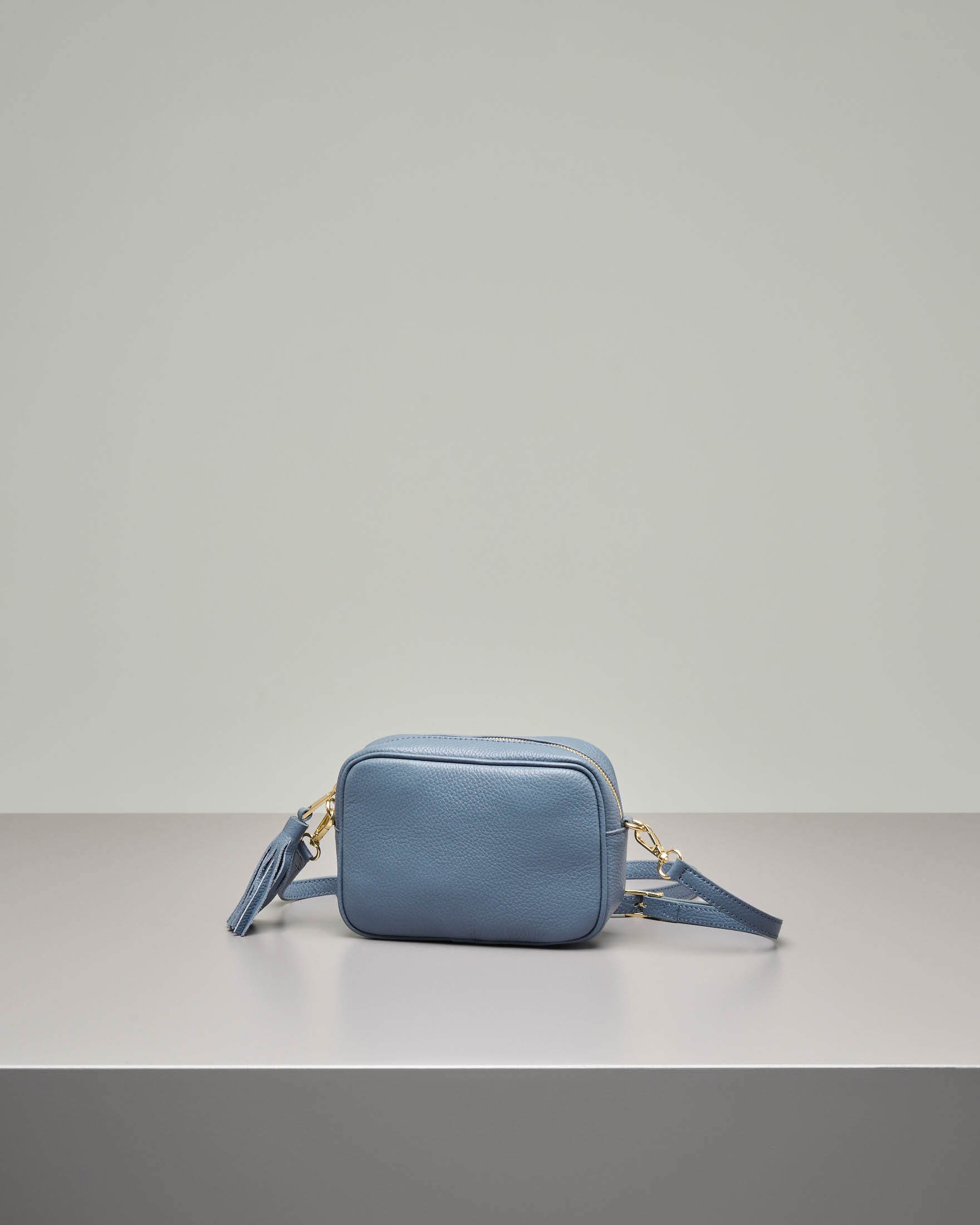 Cross Bag In Pelle Colore Carta Da Zucchero Effetto Martellato Con Nappina Abbinata Pellizzari E Commerce