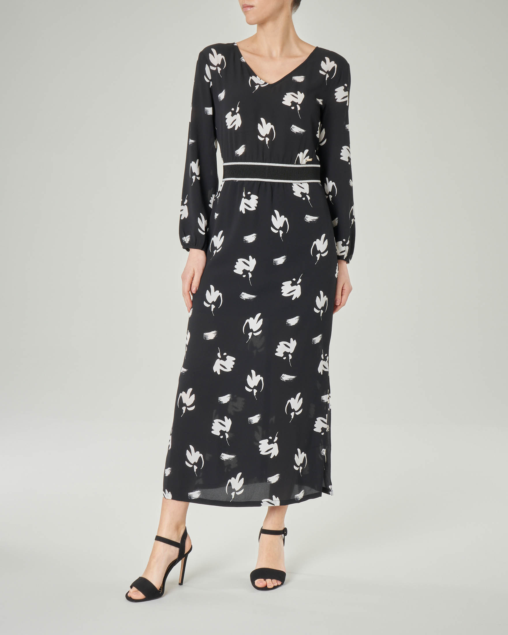 abito lungo nero con fiori