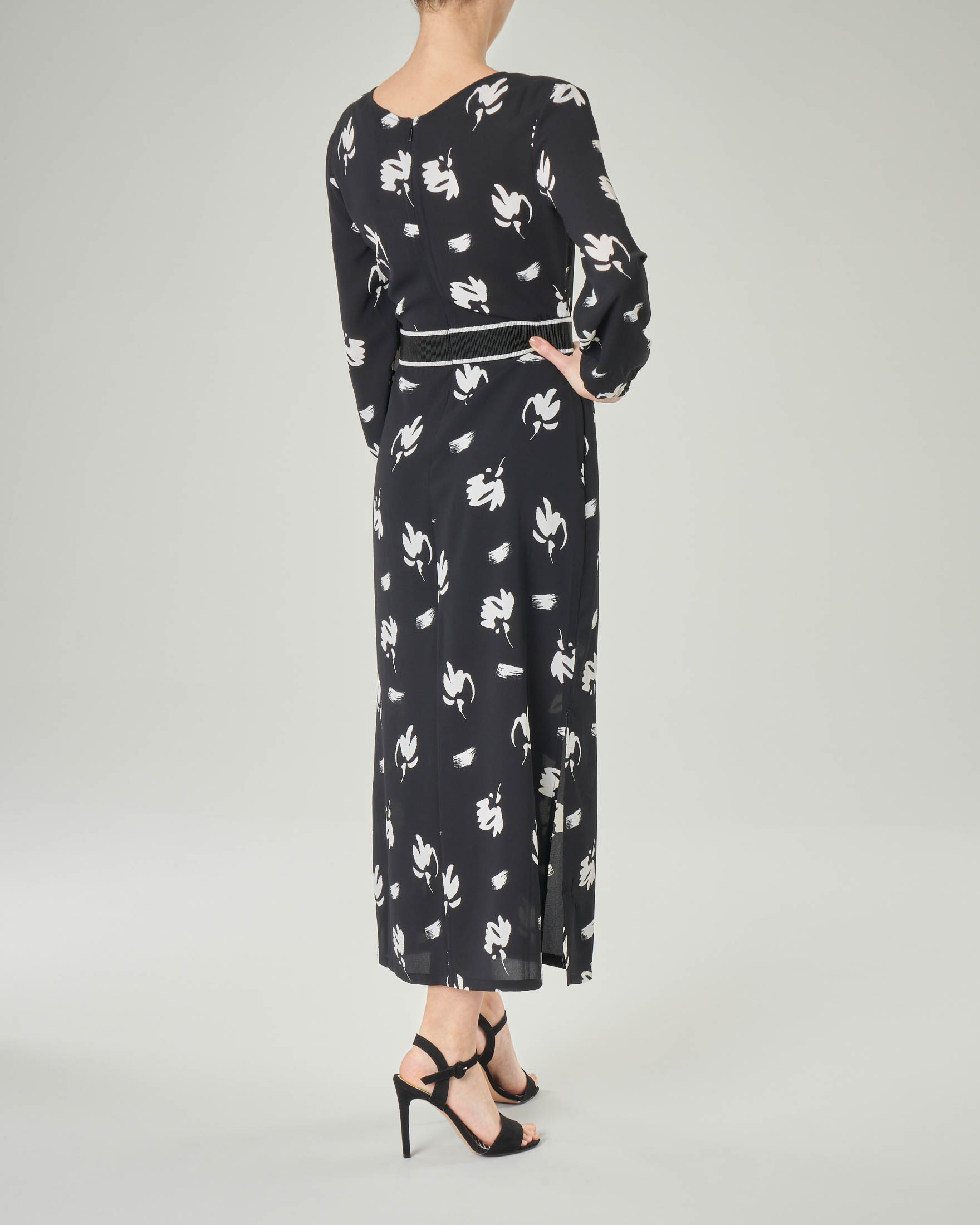 abito lungo nero con fiori