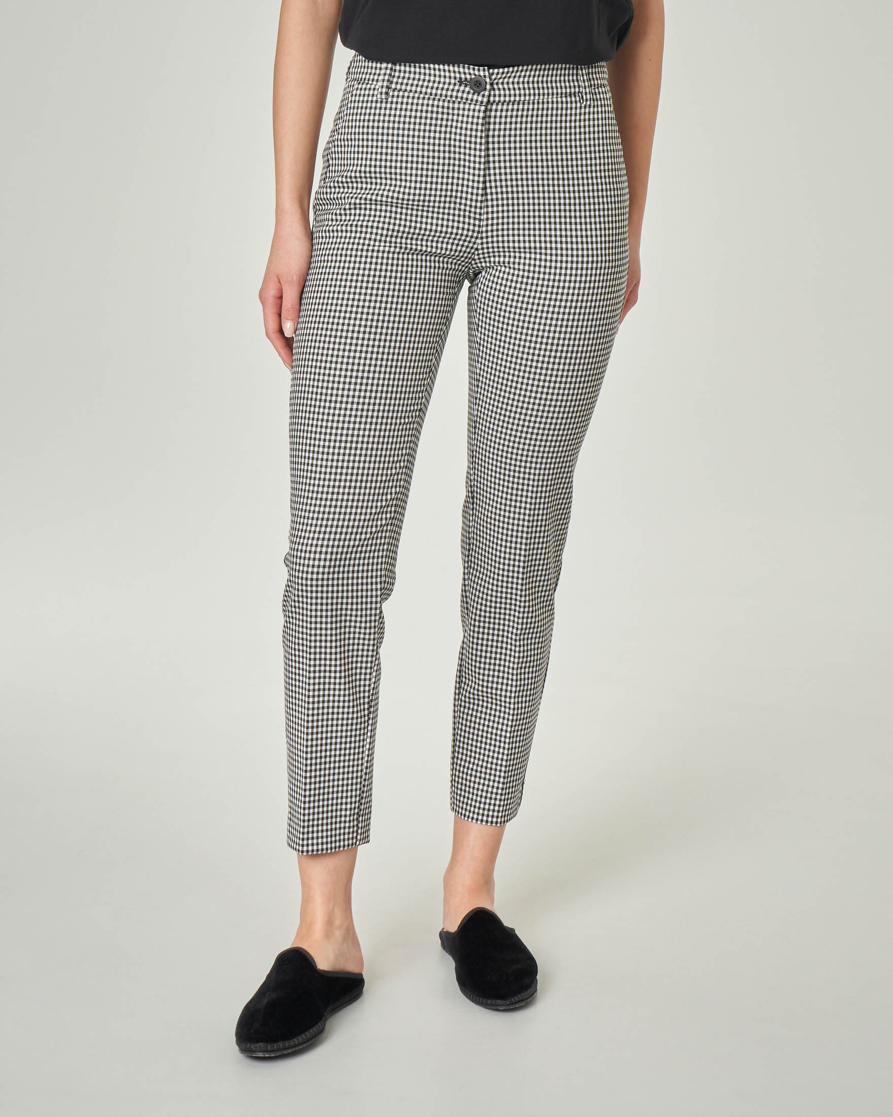 Pantaloni in tessuto stretch a quadretti vichy bianche e neri