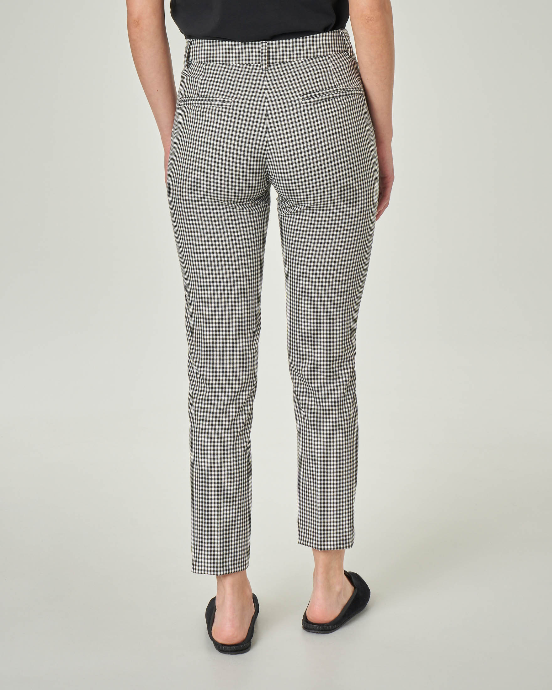 Pantaloni in tessuto stretch a quadretti vichy bianche e neri