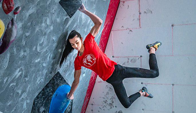 wide rock climbing shoes