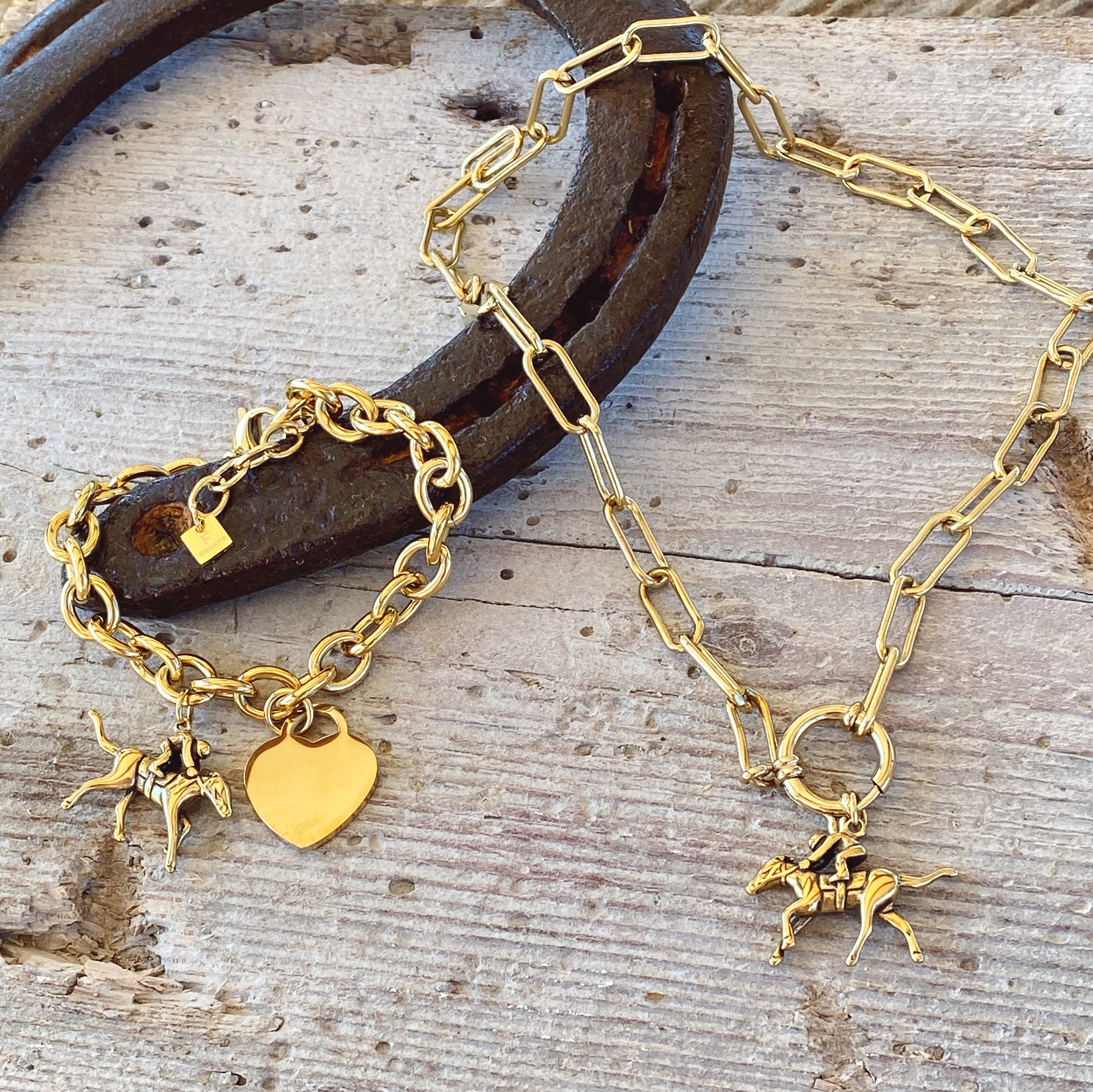 BRACCIALE "PORTA FORTUNA CAVALLO" E PERLE DI CRISTALLO - Gioielli