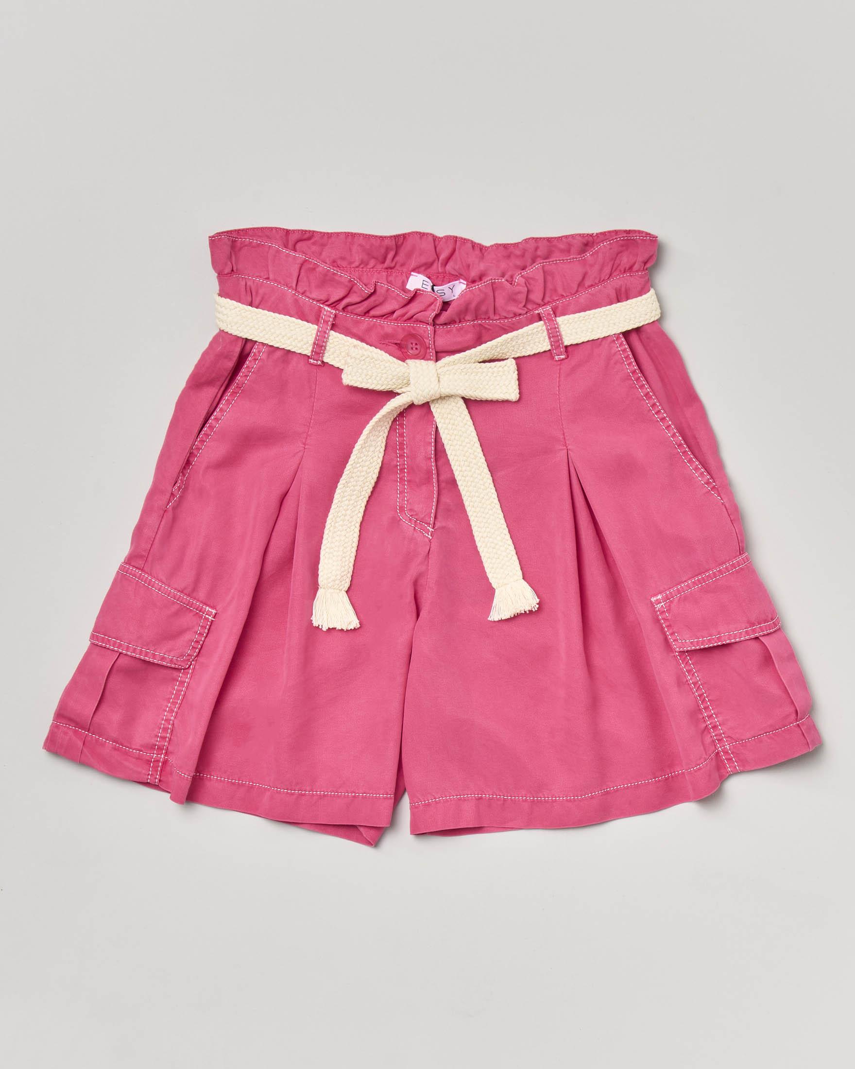 Pantaloncini corti cargo fucsia in tencel con pinces e cintura in vita 40-42